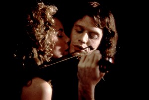 THE RED VIOLIN, (aka LE VIOLON ROUGE), from left: Greta Scacchi, Jason Flemyng, 1998, ©Lions Gate/courtesy Everett Collection